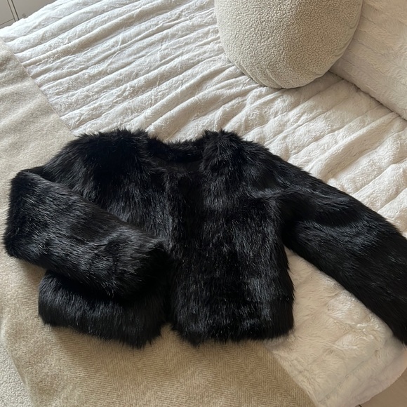 FUR JACKET - Picture 1 of 6